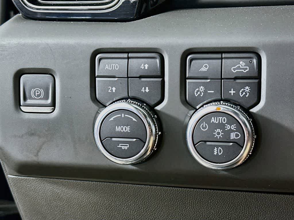Used 2024 GMC Sierra 1500 AT4 w/ Technology Package AWD/4WD image 27