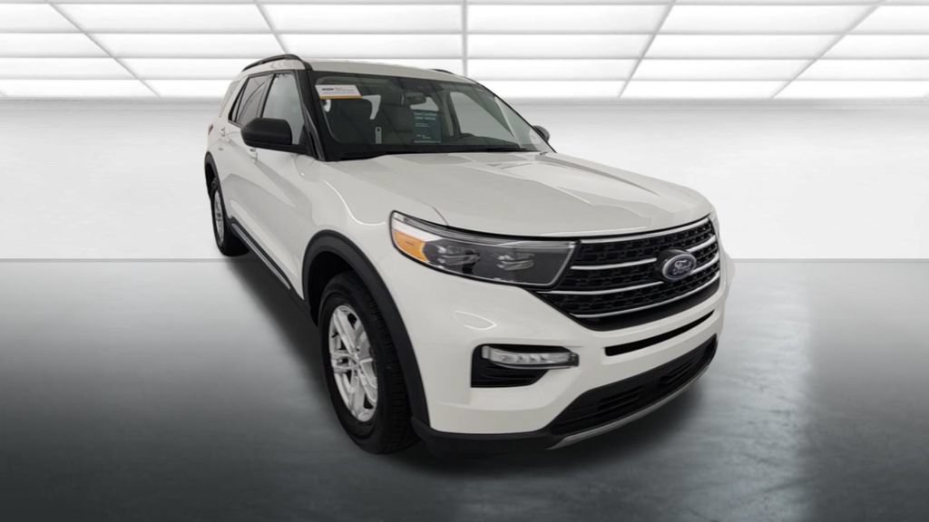 Certified 2024 Ford Explorer XLT w/ Equipment Group 202A AWD/4WD image 10