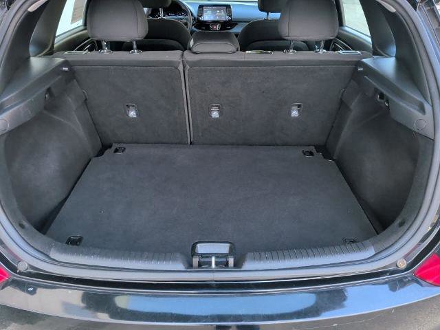 Used 2019 Hyundai Elantra GT image 9