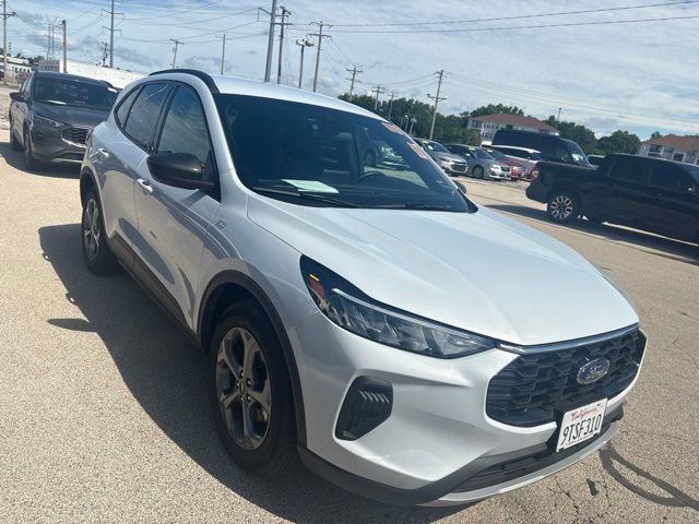 Certified 2025 Ford Escape ST-Line FWD image 3