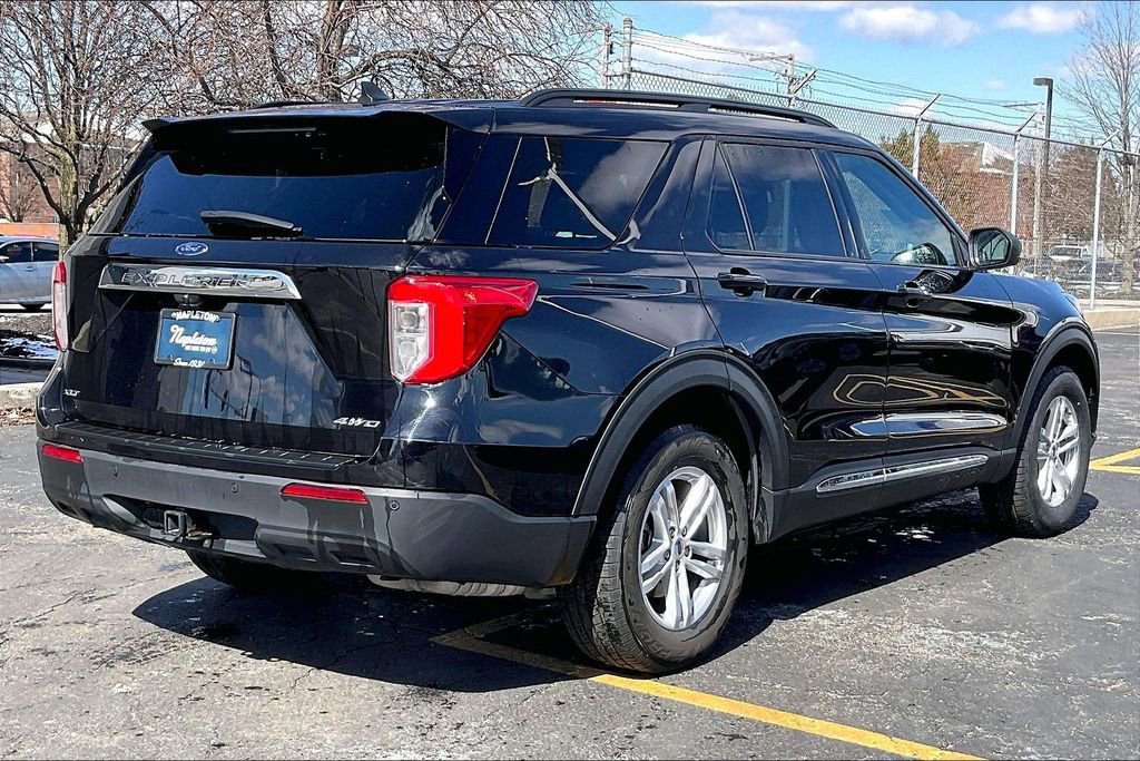 Certified 2022 Ford Explorer XLT w/ Class IV Trailer Tow Package image 11