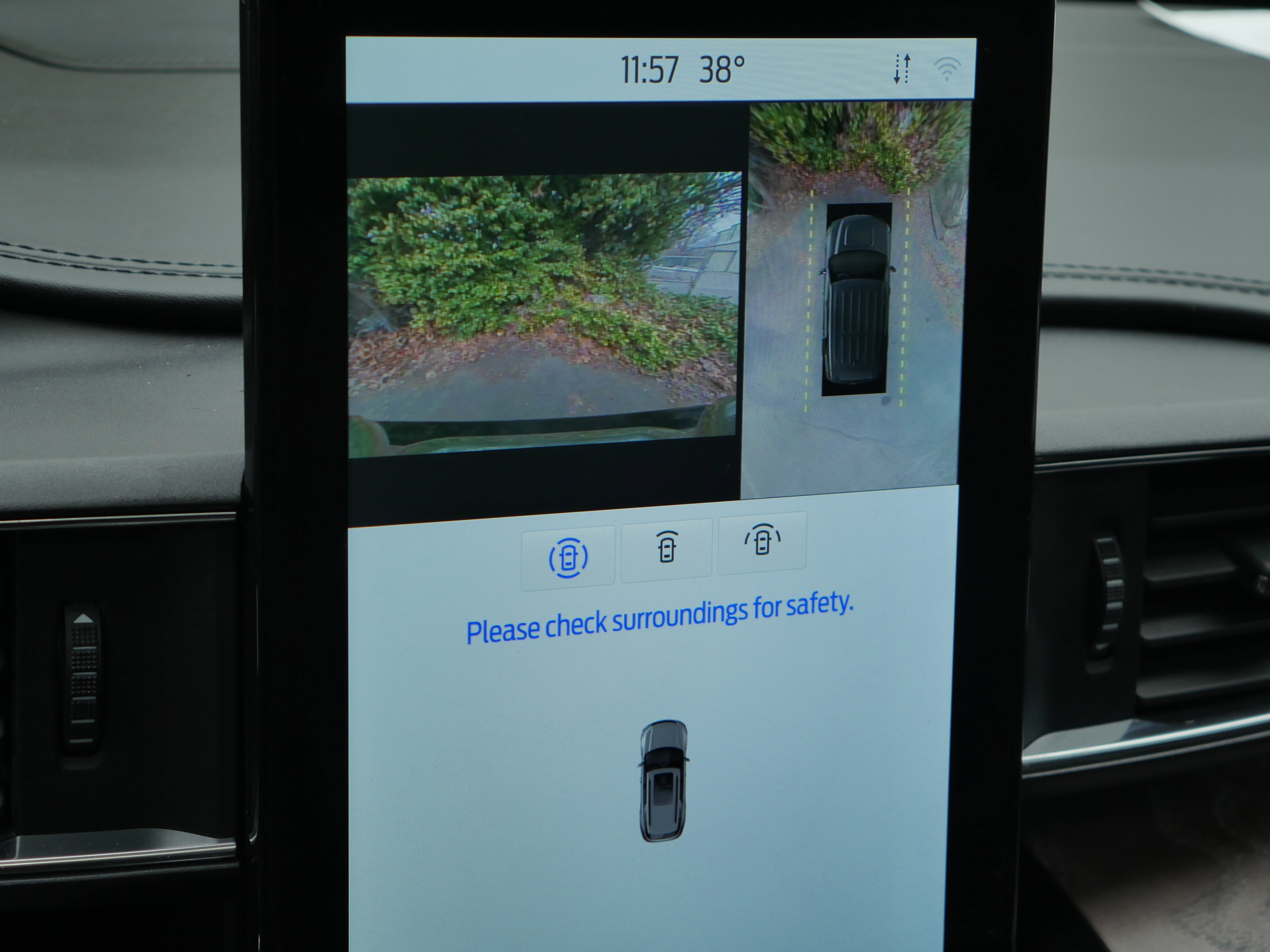 Certified 2021 Ford Explorer Platinum image 12