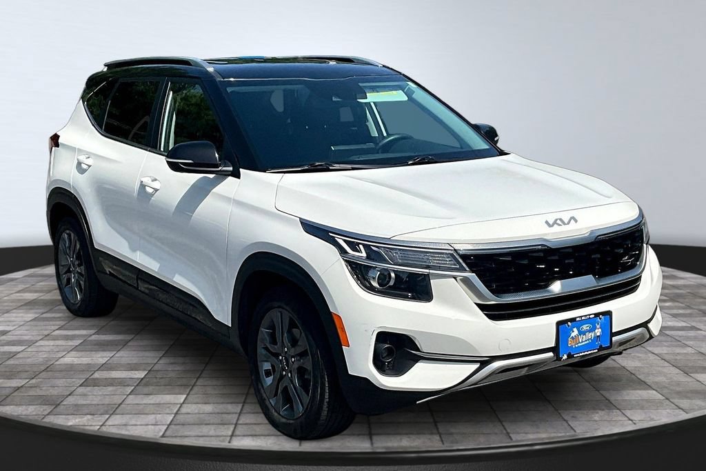 Used 2023 Kia Seltos S w/ Navigation Package