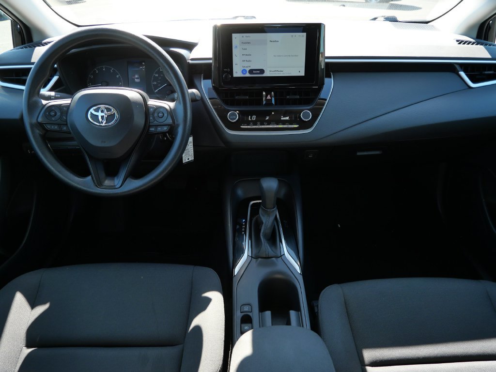 Used 2025 Toyota Corolla LE FWD image 14
