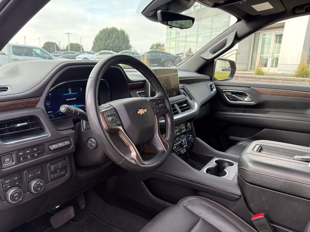 Used 2024 Chevrolet Tahoe High Country AWD/4WD image 9