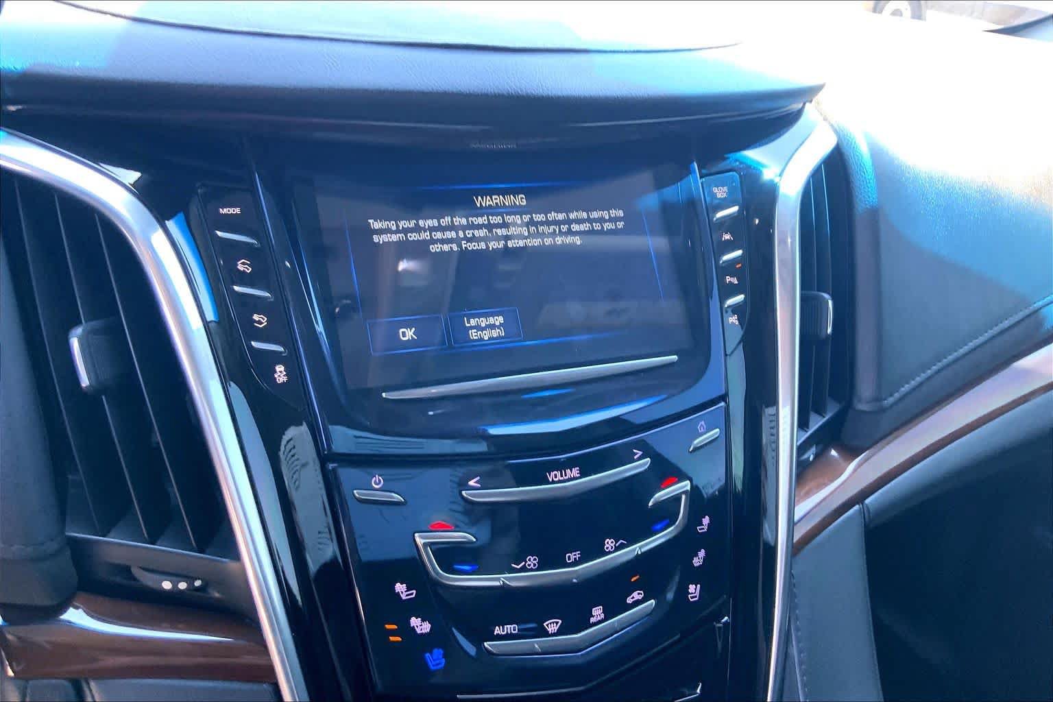 Used 2019 Cadillac Escalade Premium Luxury AWD/4WD image 33