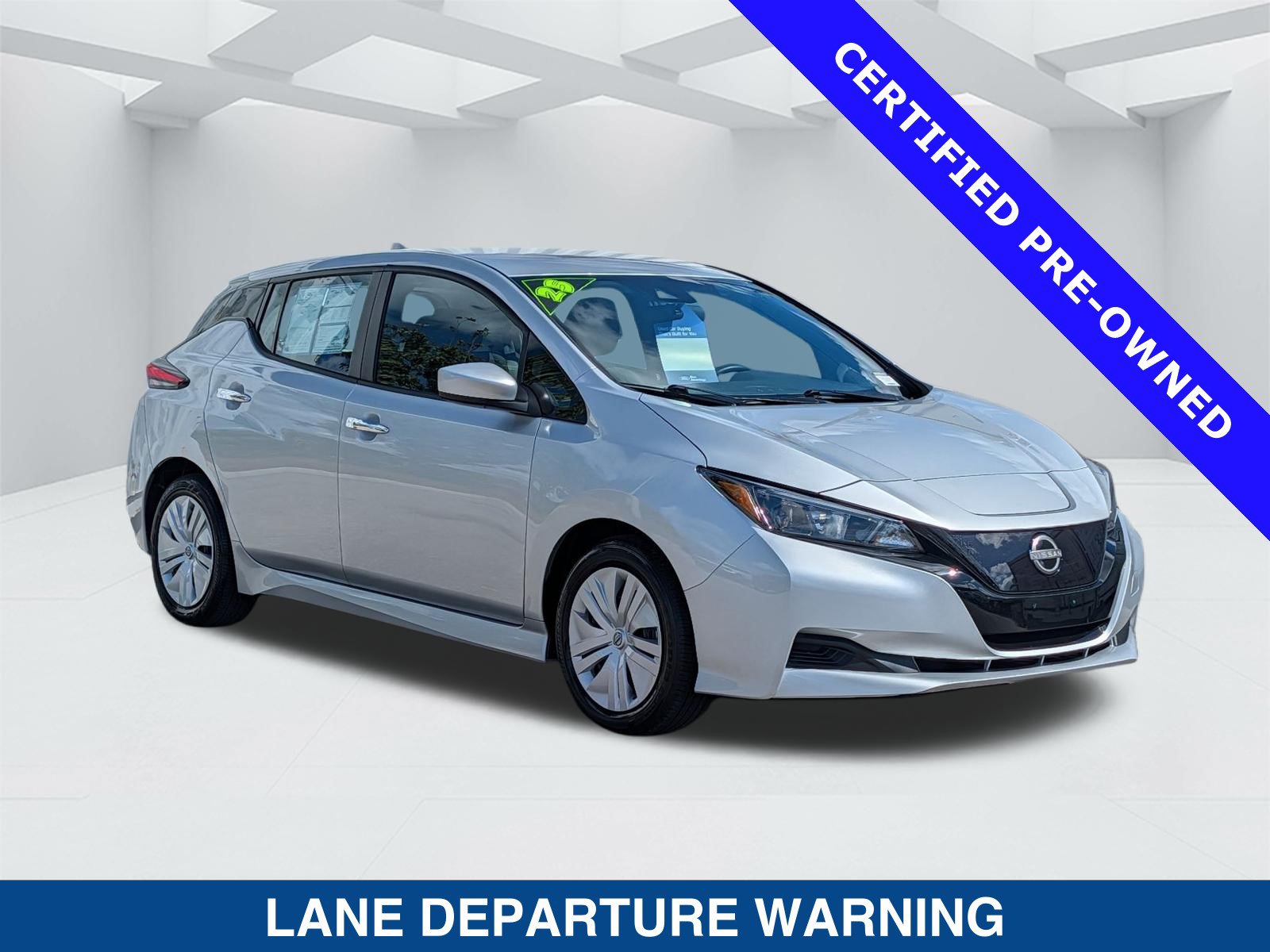 Used 2025 Nissan Leaf S FWD image 3