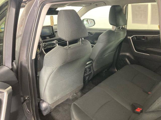Used 2019 Toyota RAV4 LE w/ Carpet Mat Package image 15