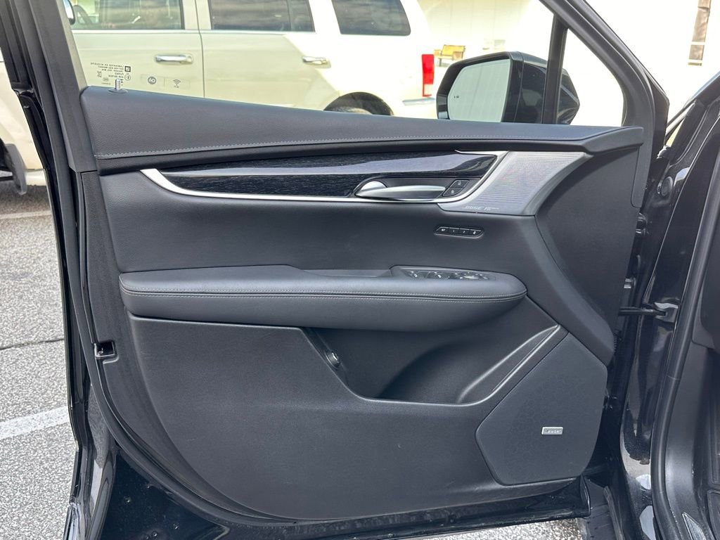 Used 2023 Cadillac XT5 Premium Luxury w/ Technology Package image 12