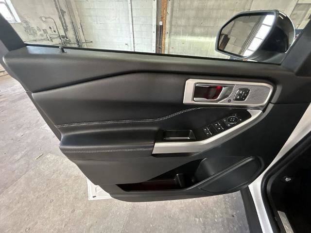 Certified 2021 Ford Explorer Limited w/ Hybrid Equipment Group 310A image 13