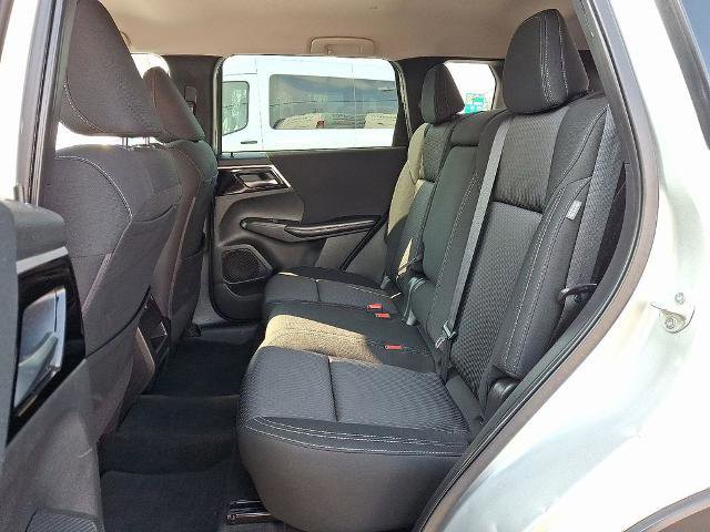 Used 2022 Mitsubishi Outlander ES image 11