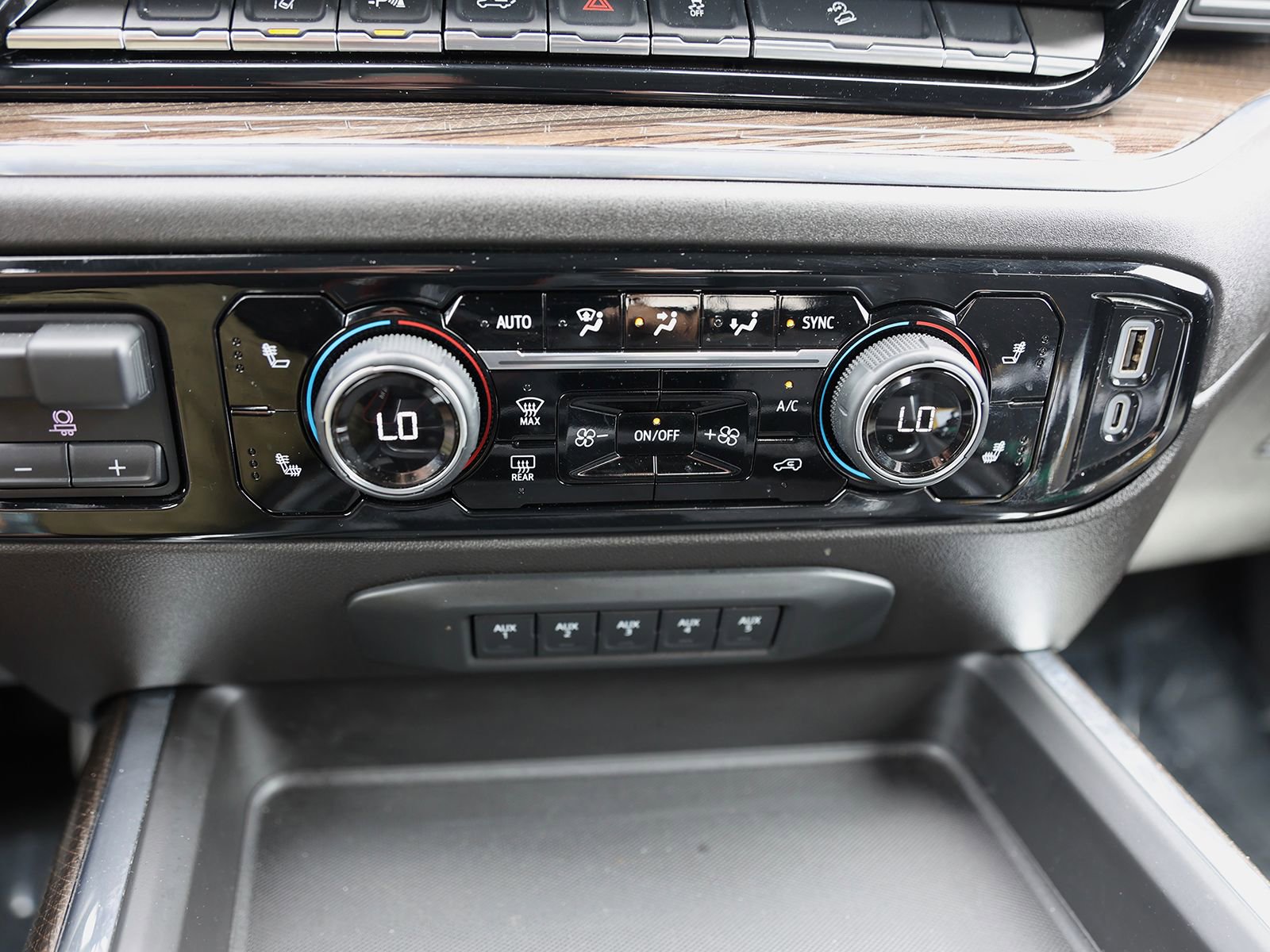 Used 2025 Chevrolet Silverado 2500 LT w/ All Star Edition AWD/4WD image 32