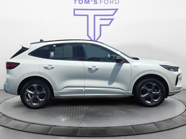 Certified 2024 Ford Escape ST-Line w/ Tech Pack #1 AWD/4WD image 6