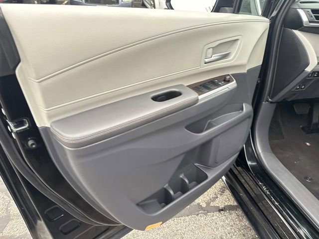 Used 2024 Toyota Sienna XLE image 21
