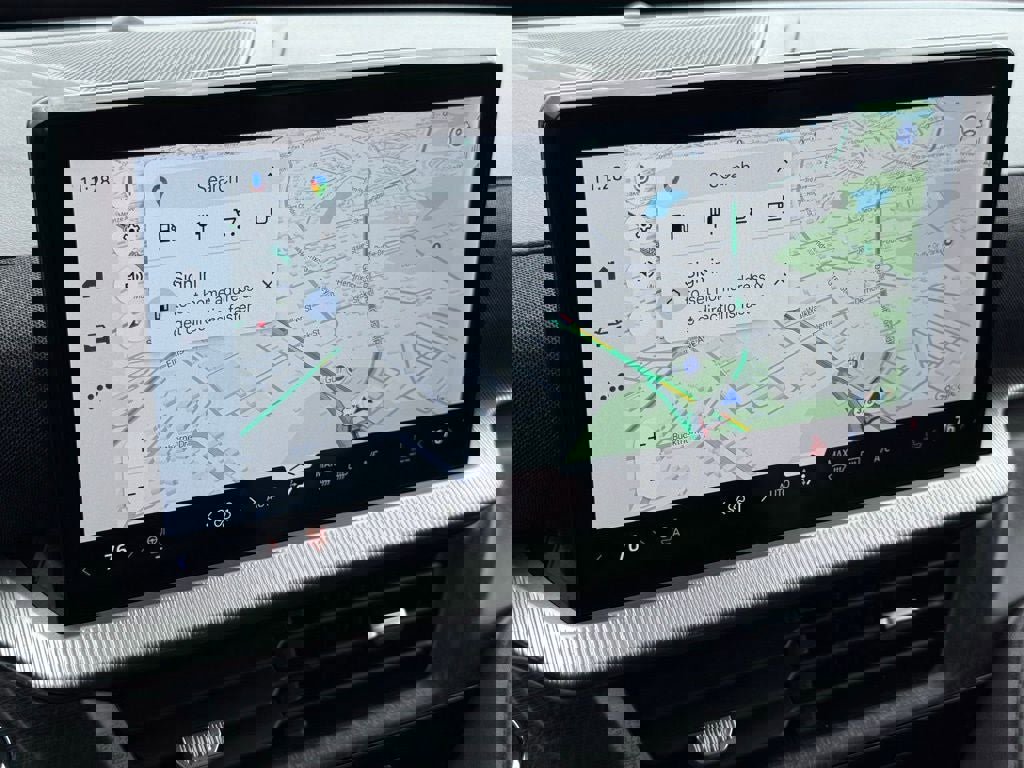 Certified 2025 Ford Explorer Platinum image 32