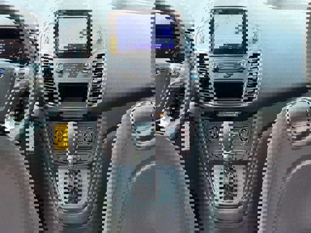Certified 2020 Ford Transit Connect XL image 13