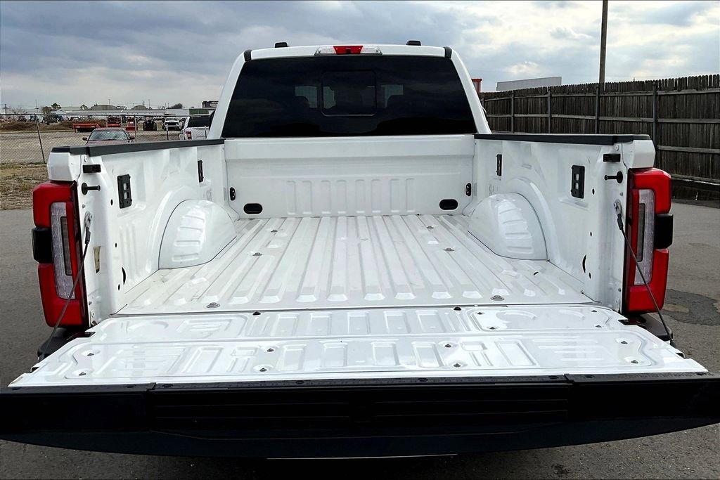 Certified 2025 Ford F350 Platinum w/ FX4 Off-Road Package AWD/4WD image 30