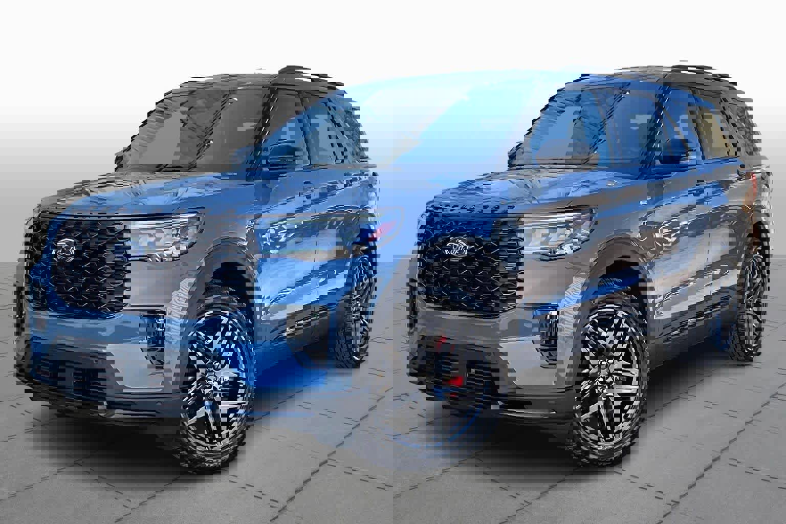 Certified 2025 Ford Explorer ST-Line w/ Premium Package image 6