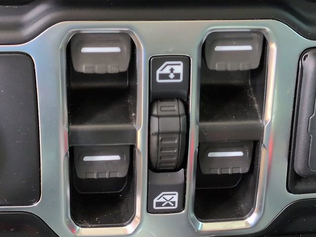 Used 2022 Jeep Gladiator Mojave w/ LED Lighting Group AWD/4WD image 31