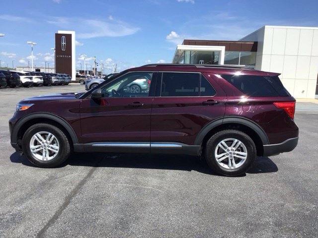 Certified 2022 Ford Explorer XLT w/ Equipment Group 202A AWD/4WD image 6