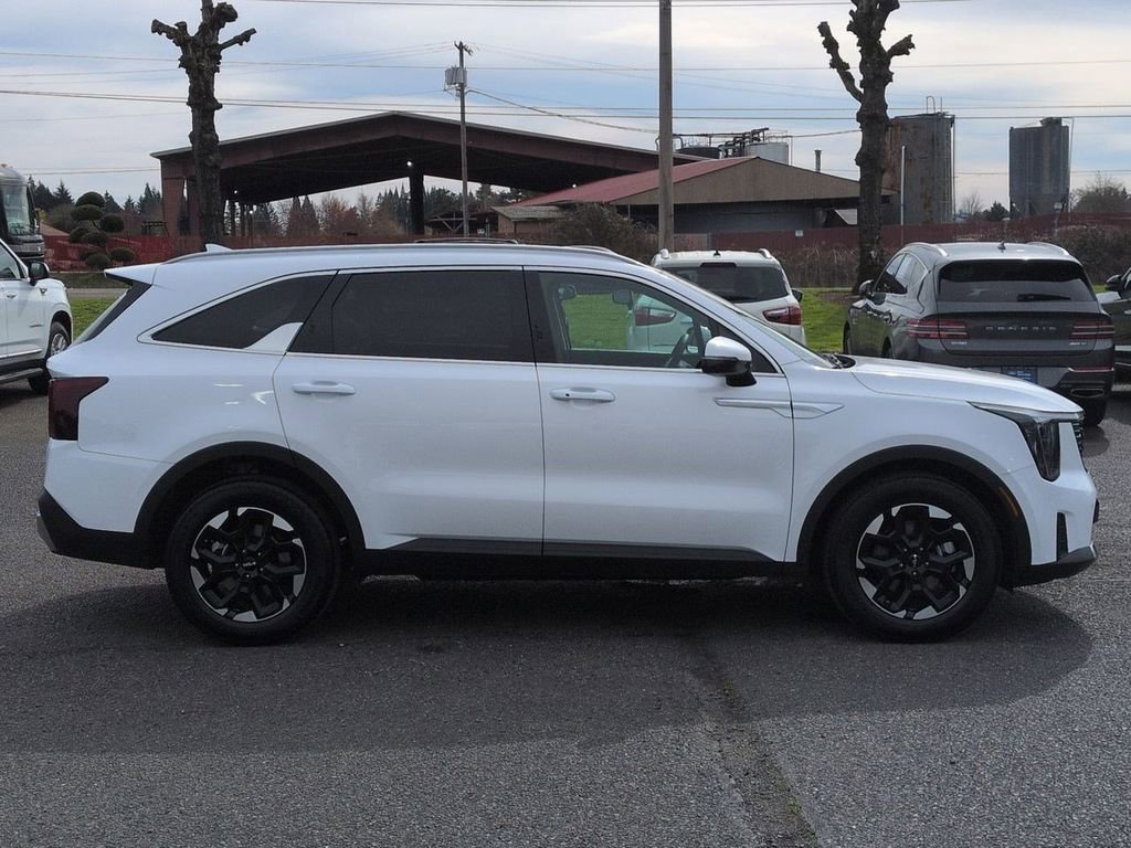 Used 2025 Kia Sorento S w/ Panoramic Sunroof Package image 6