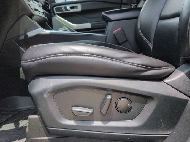 Certified 2021 Ford Explorer XLT w/ Equipment Group 202A RWD image 23