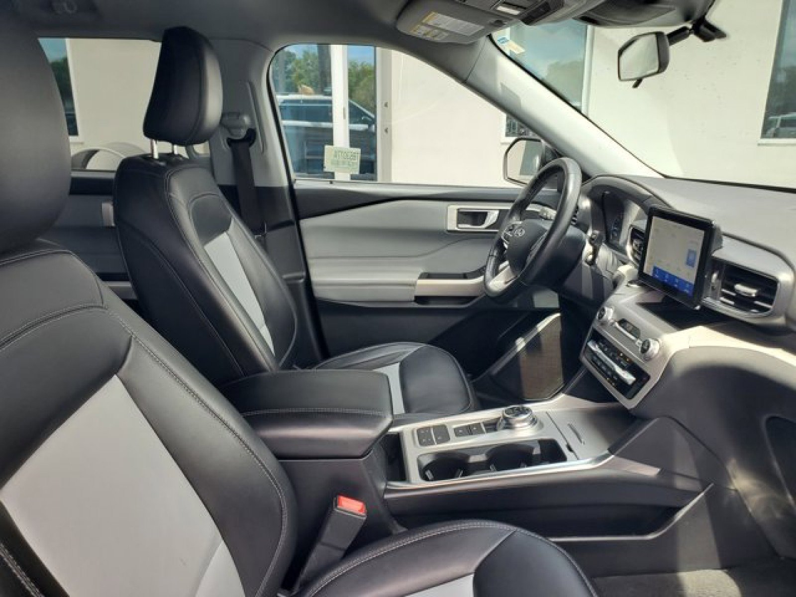 Certified 2023 Ford Explorer XLT w/ Equipment Group 202A RWD image 36