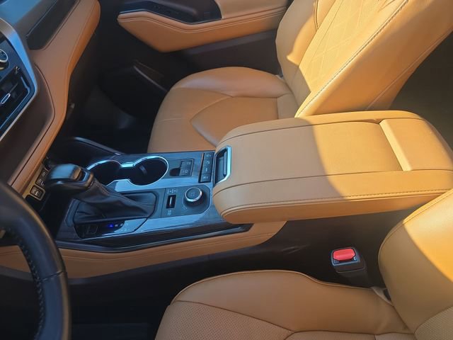 Used 2022 Toyota Highlander Platinum image 22