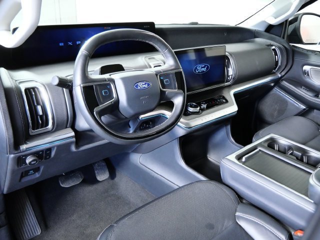 Certified 2025 Ford Expedition Max Platinum AWD/4WD image 5