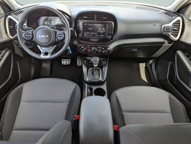 Used 2024 Kia Soul LX w/ Option Group 015 FWD image 18