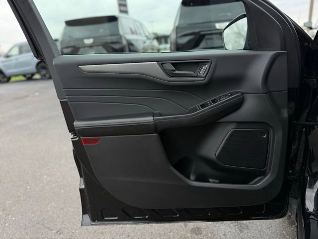 Certified 2024 Ford Escape Active AWD/4WD image 26