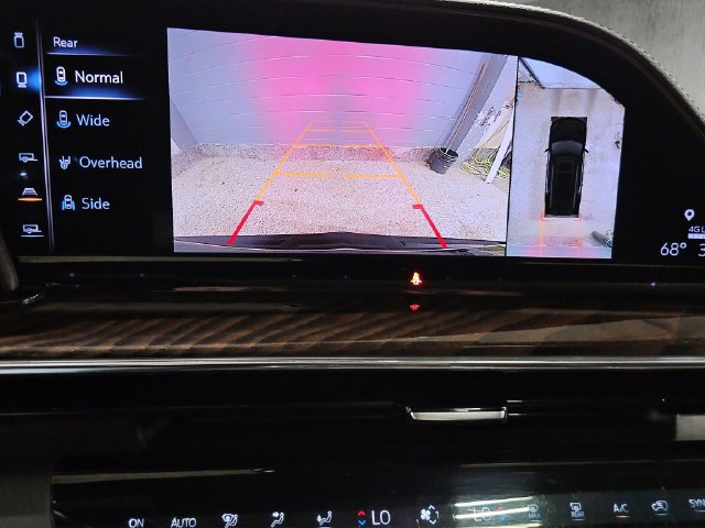 Used 2022 Cadillac Escalade Sport Platinum AWD/4WD image 17