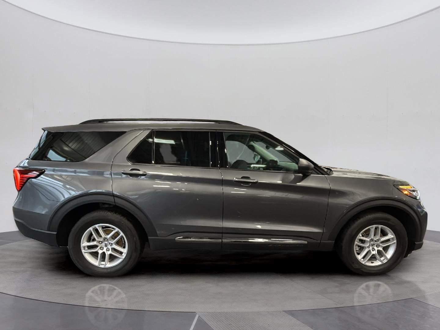 Certified 2025 Ford Explorer Active image 7