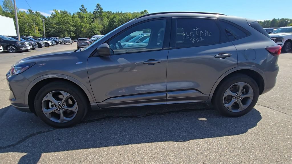 Certified 2023 Ford Escape ST-Line w/ Tech Pack #1 AWD/4WD image 15