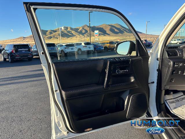 Used 2021 Toyota 4Runner TRD Off-Road image 12