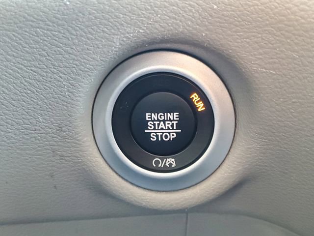 Used 2024 Chrysler Pacifica Touring-L image 31