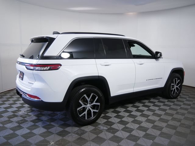 Used 2024 Jeep Grand Cherokee Limited w/ Trailer Tow Package AWD/4WD image 8