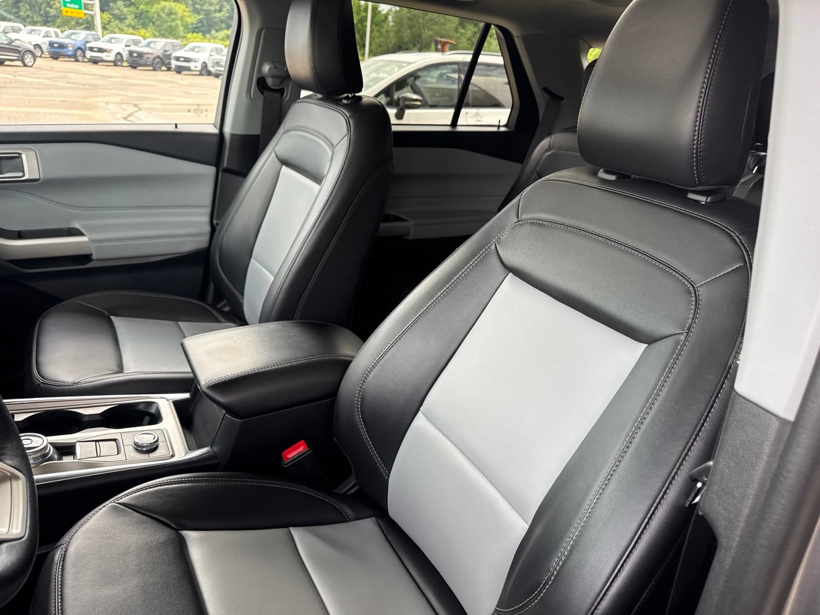 Certified 2023 Ford Explorer XLT w/ Equipment Group 202A AWD/4WD image 25