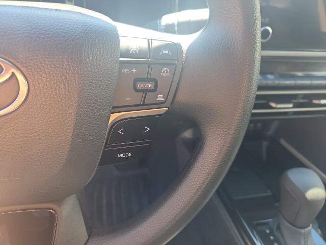 Used 2025 Toyota Camry LE AWD/4WD image 23