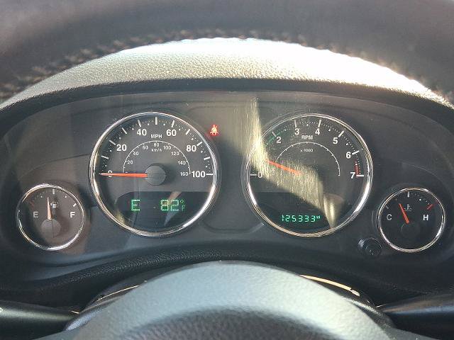 Used 2018 Jeep Wrangler Unlimited Sport w/ Connectivity Group AWD/4WD image 18