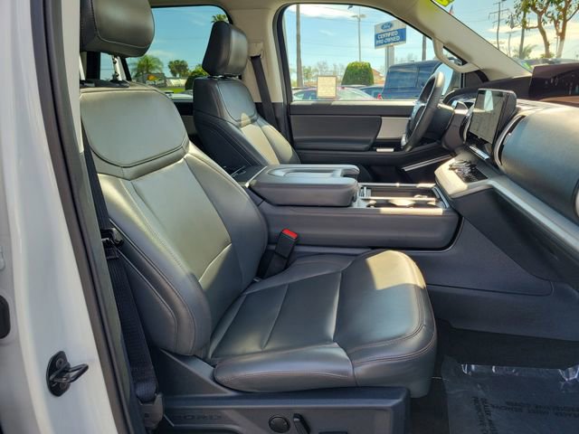 Certified 2025 Ford Expedition Active image 25