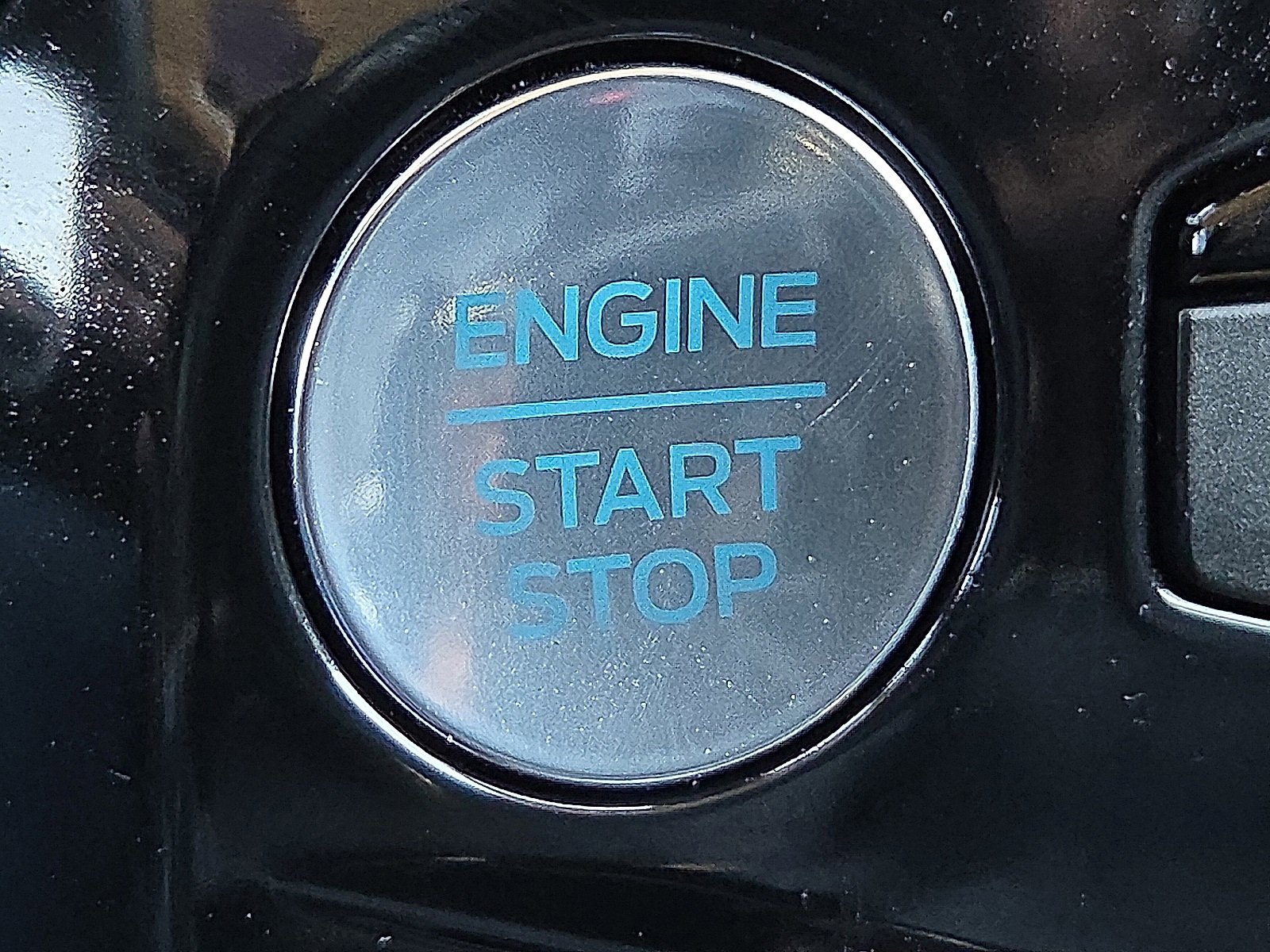 Certified 2024 Ford Escape SE w/ PHEV Premium Package image 19