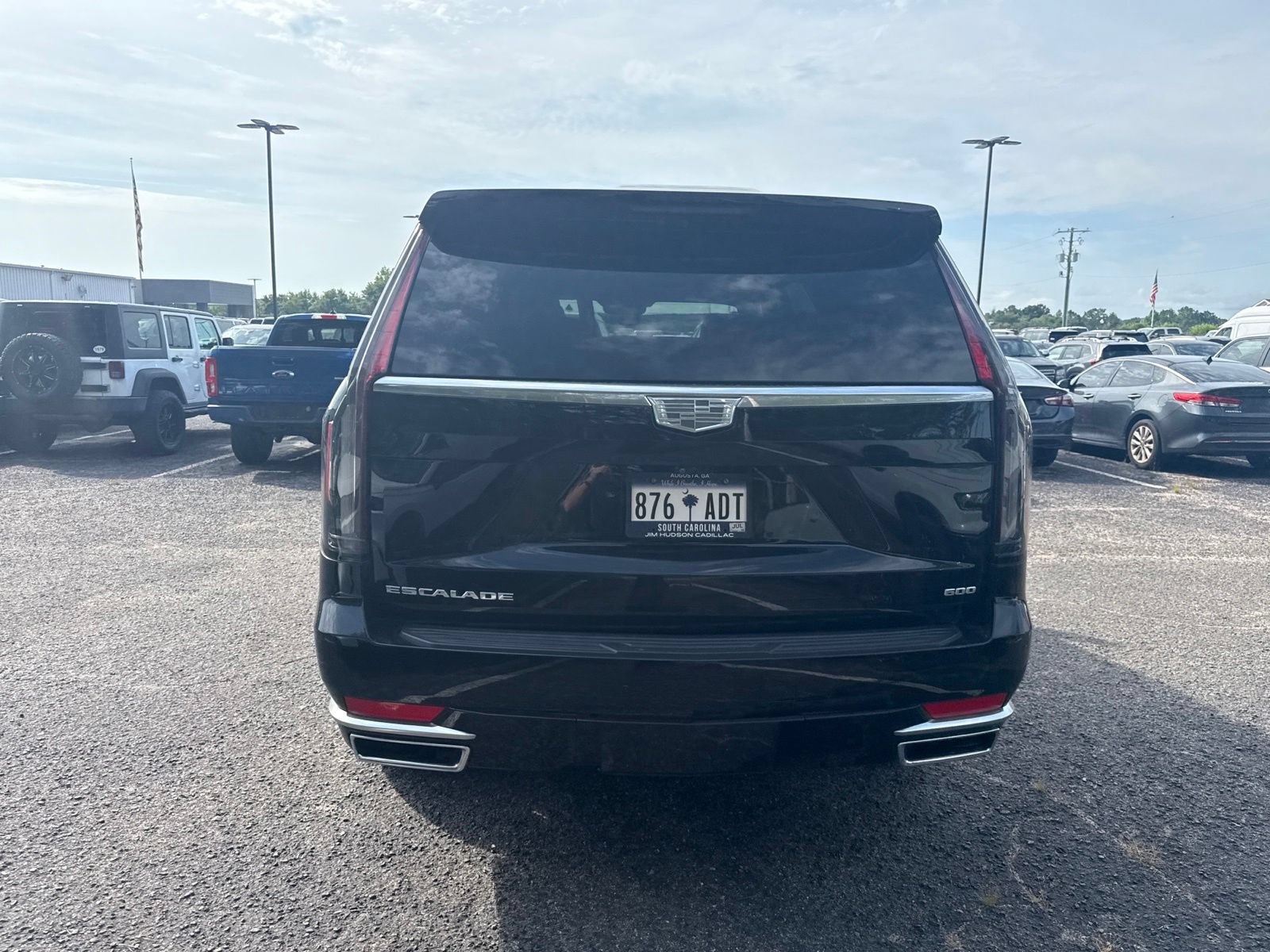 Used 2024 Cadillac Escalade Premium Luxury AWD/4WD image 6