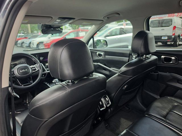 Used 2023 Kia Sorento S image 16