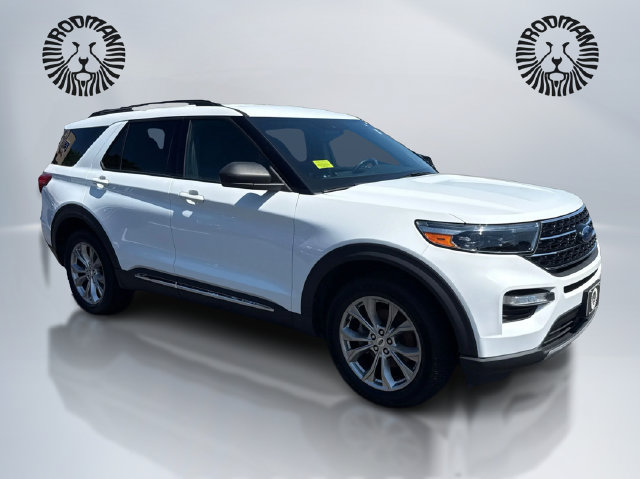Certified 2020 Ford Explorer XLT w/ Equipment Group 202A AWD/4WD image 3