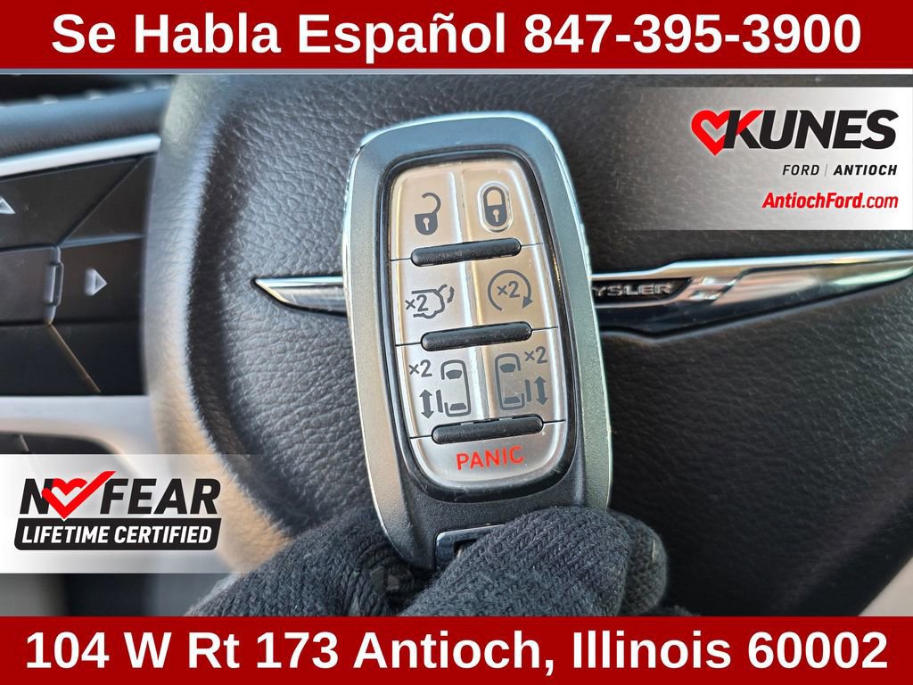 Used 2024 Chrysler Pacifica Touring-L image 77