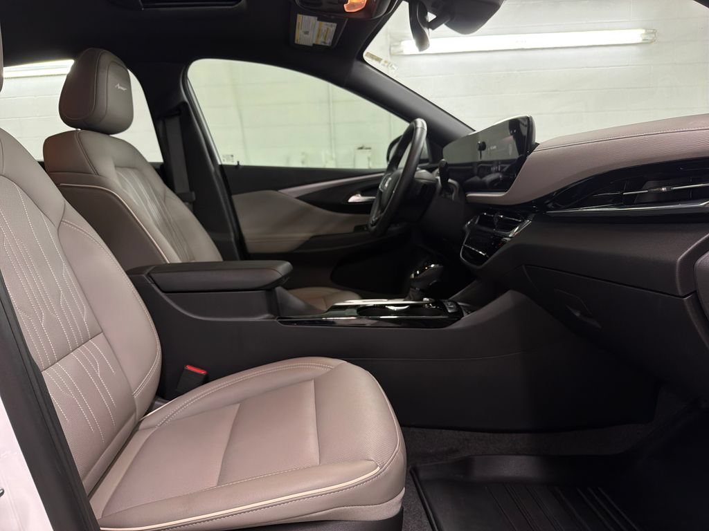 Used 2025 Buick Envista Avenir FWD image 30