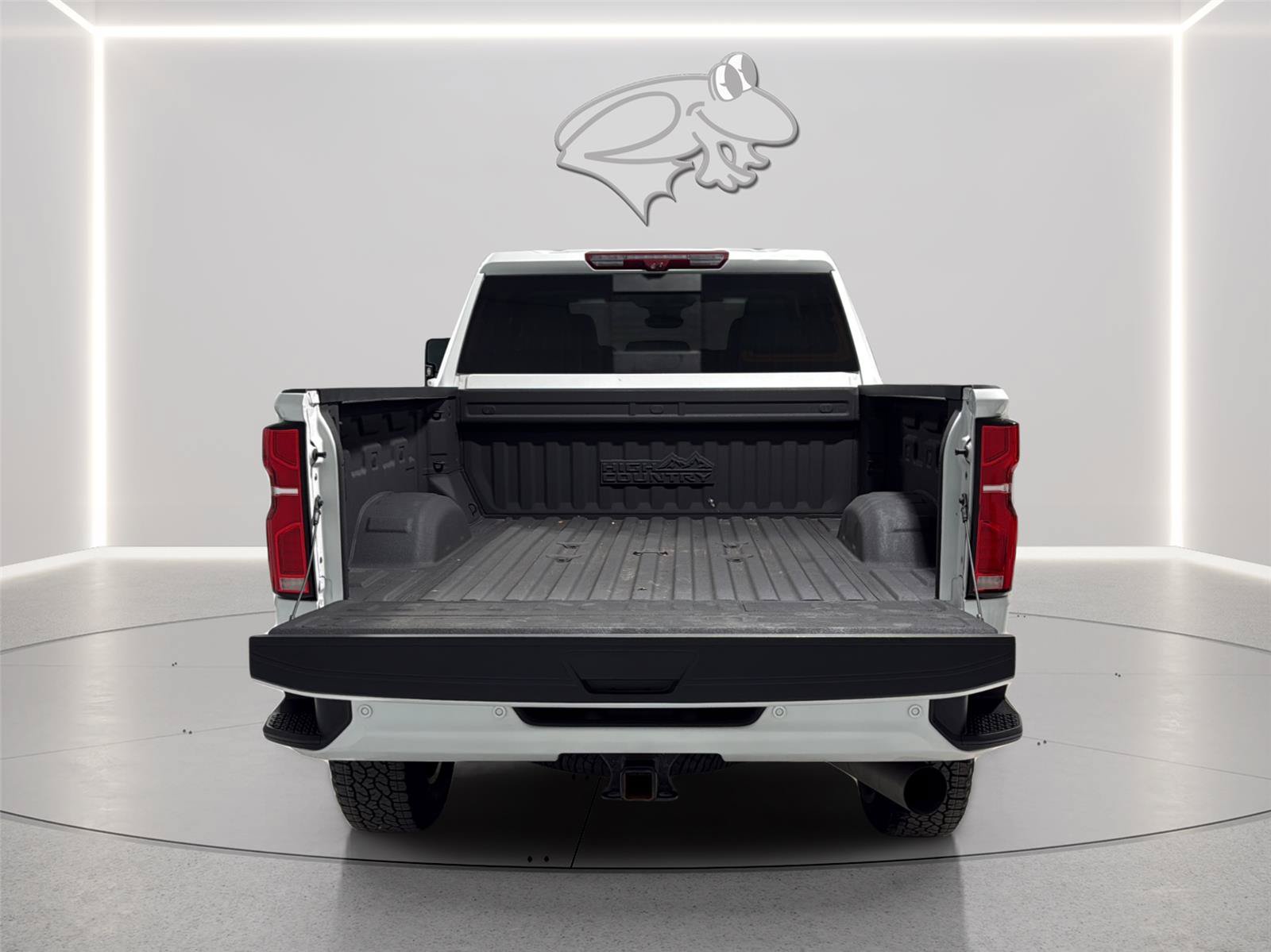 Used 2024 Chevrolet Silverado 2500 High Country w/ High Country Premium Package AWD/4WD image 8