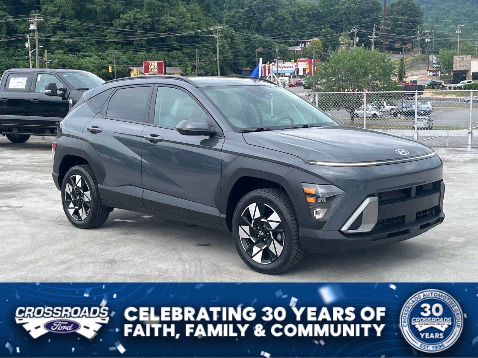 Used 2024 Hyundai Kona SEL AWD/4WD image 1