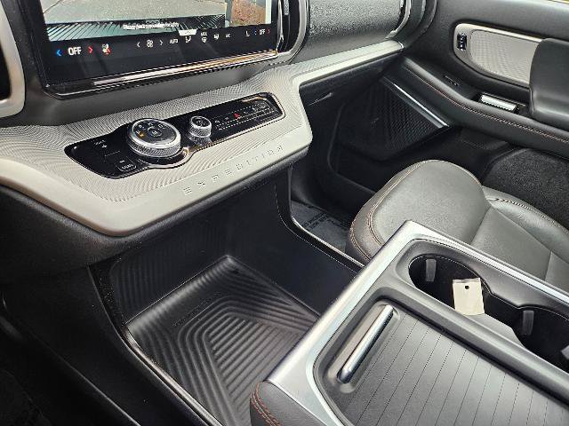 Certified 2025 Ford Expedition Active AWD/4WD image 23